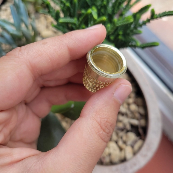 Vintage Gold Painted Thimble - Picture 7 of 7